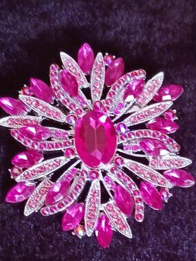 Classic Luxury Crystal Pink Flower Stunning Brooch